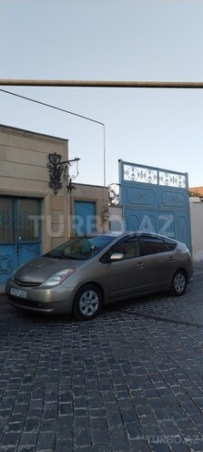 Toyota Prius-5