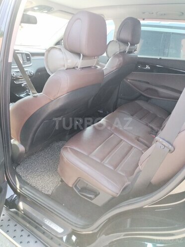 Kia Sorento-11