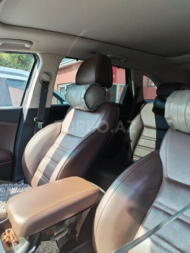 Kia Sorento-13