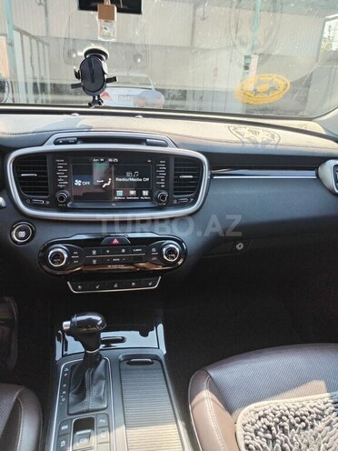 Kia Sorento-21