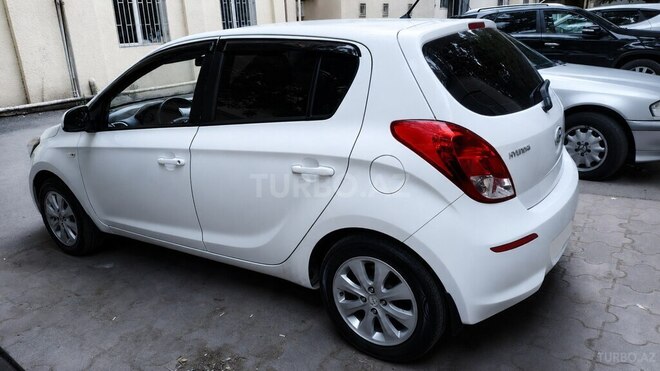 Hyundai i20-6