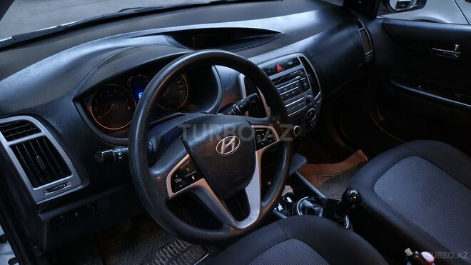 Hyundai i20-8