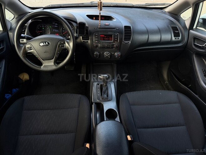Kia Cerato-5
