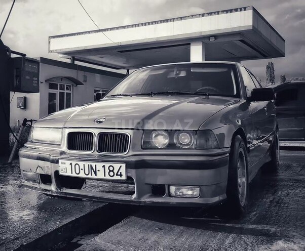 BMW 318-4