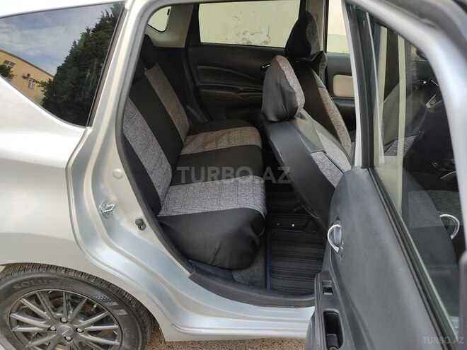 Nissan Note-2