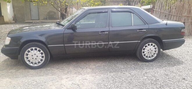 Mercedes 280 E-6