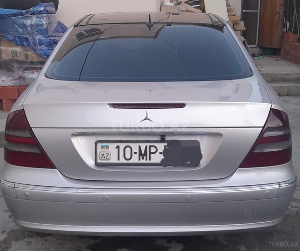 Mercedes E 270-5