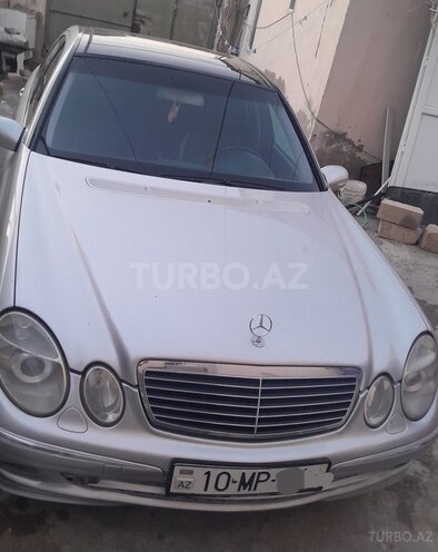 Mercedes E 270-2