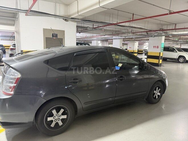 Toyota Prius-4