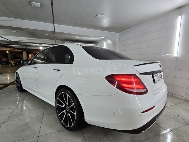 Mercedes E 300-7