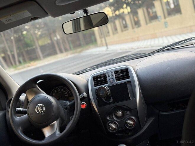 Nissan March-6