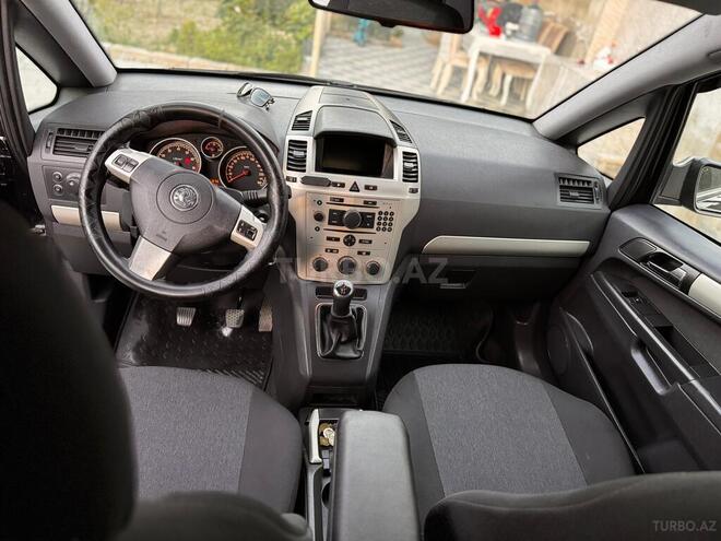 Opel Zafira-4
