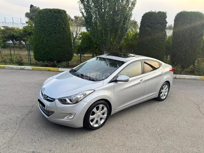 Hyundai Elantra-2