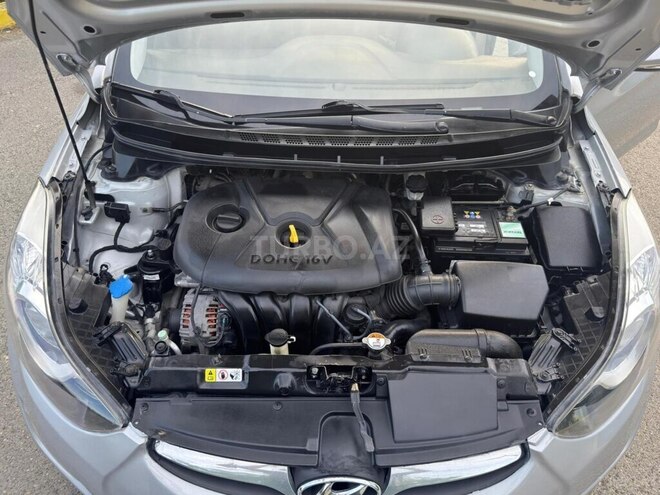 Hyundai Elantra-7