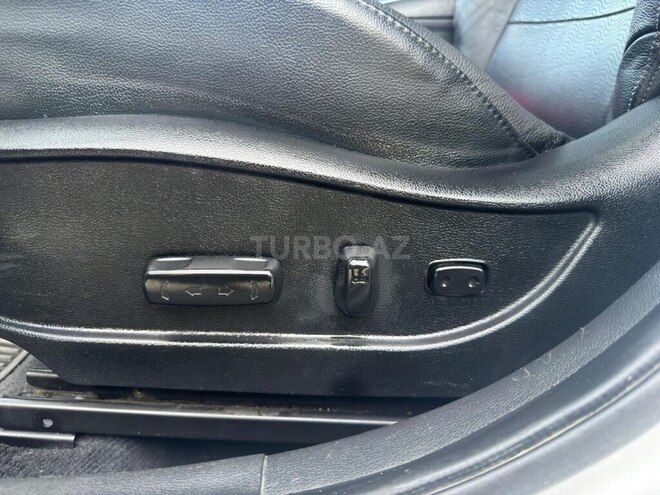 Hyundai Elantra-9