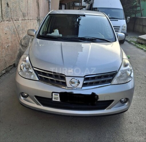 Nissan Tiida-1