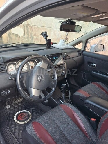 Nissan Tiida-7