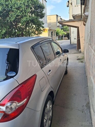 Nissan Tiida-4
