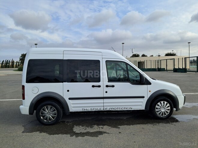 Ford Tourneo Connect-10