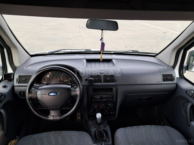 Ford Tourneo Connect-5