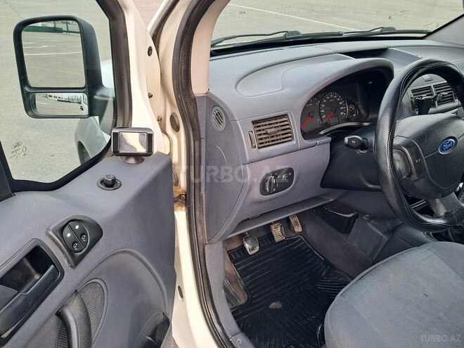Ford Tourneo Connect-8