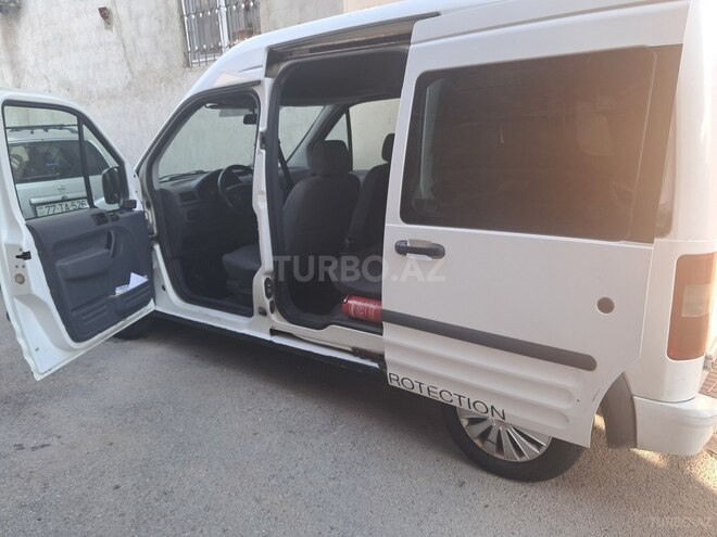 Ford Tourneo Connect-12
