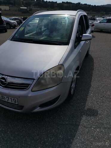 Opel Zafira-2