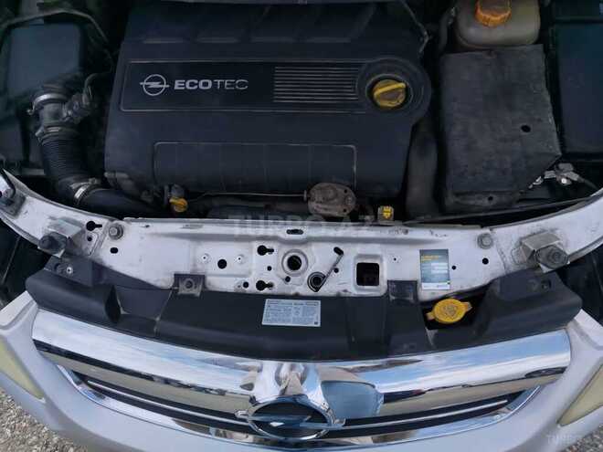 Opel Zafira-4