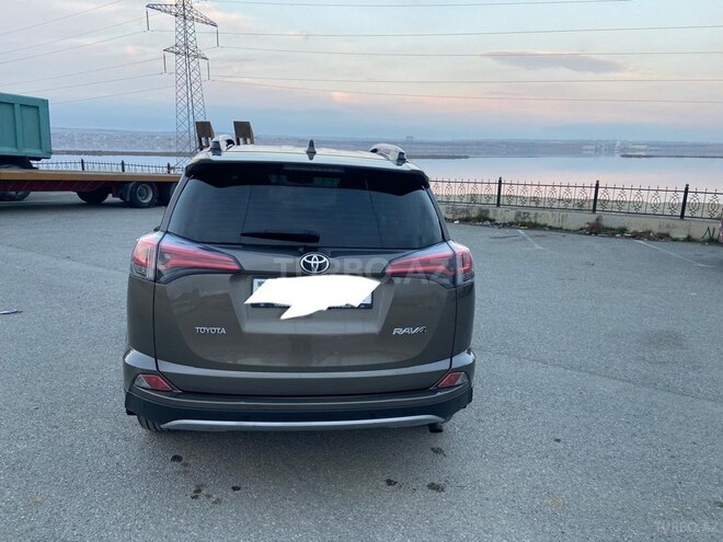 Toyota RAV4-5