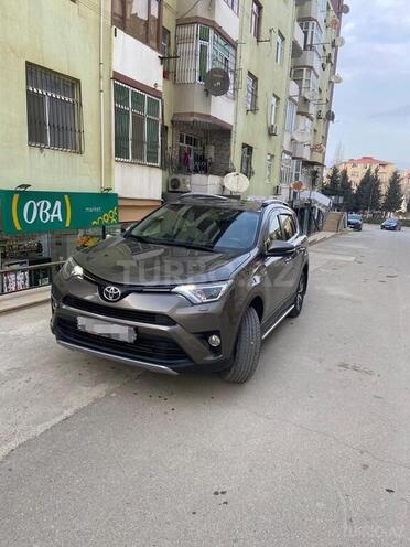 Toyota RAV4-10