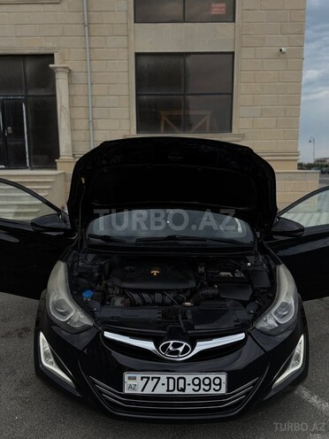 Hyundai Elantra-9