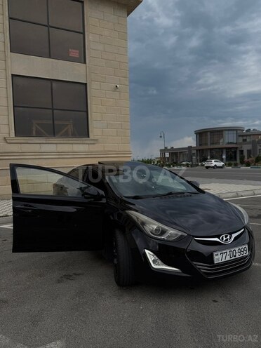 Hyundai Elantra-17