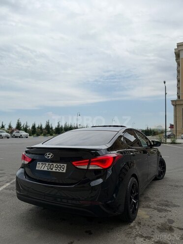 Hyundai Elantra-16