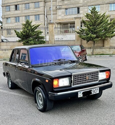 LADA (VAZ) 2107-1