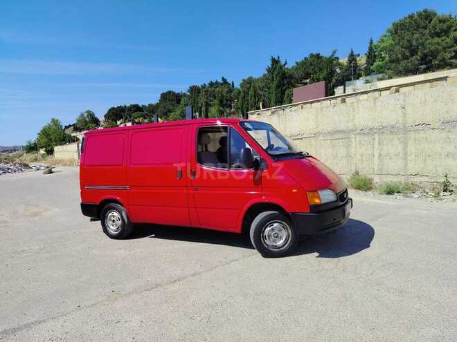 Ford Transit-3