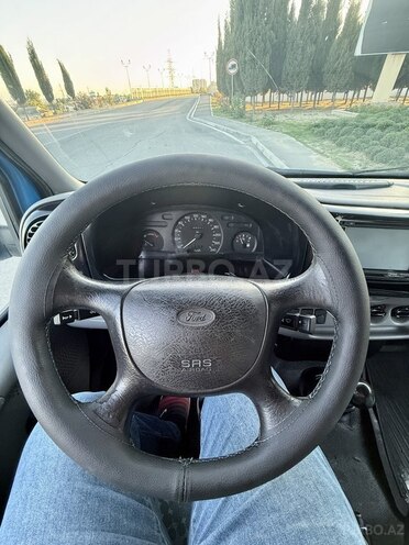 Ford Transit-11