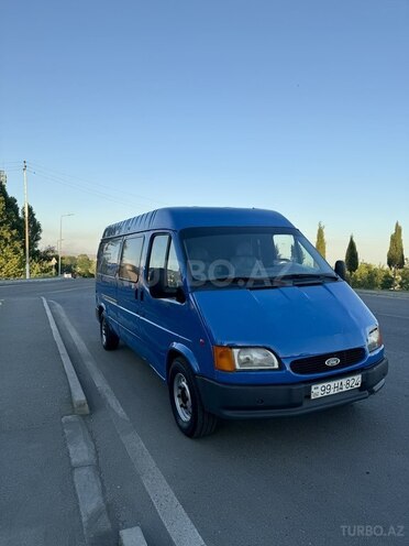 Ford Transit-17