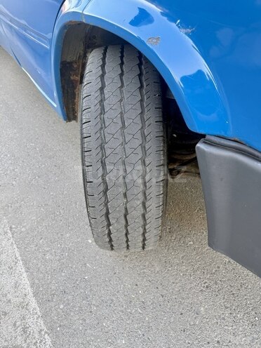 Ford Transit-8