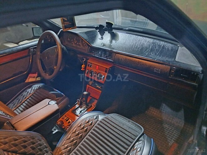 Mercedes 220 E-3