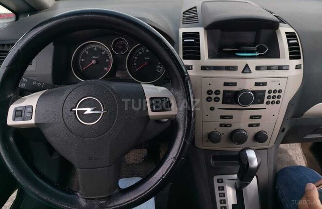 Opel Zafira-6