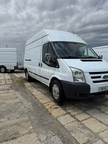 Ford Transit-2