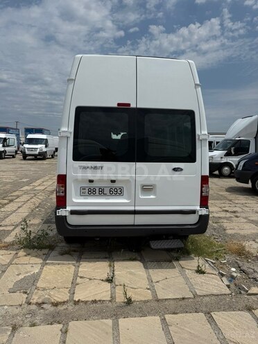 Ford Transit-4