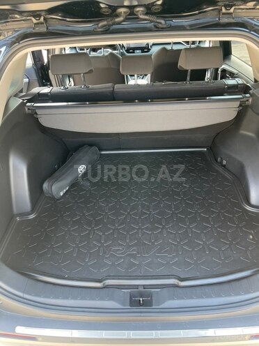 Toyota RAV4-7