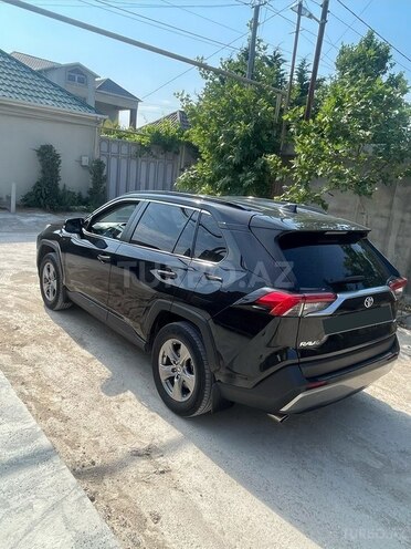 Toyota RAV4-12
