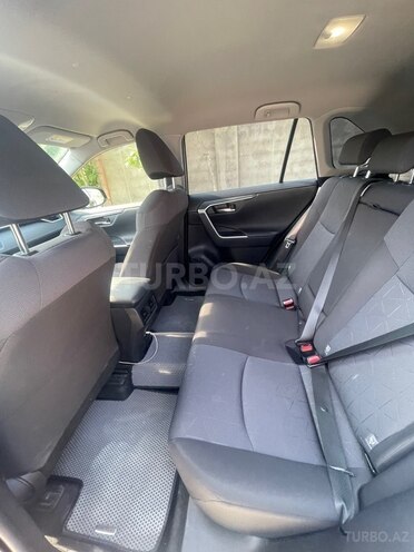 Toyota RAV4-9