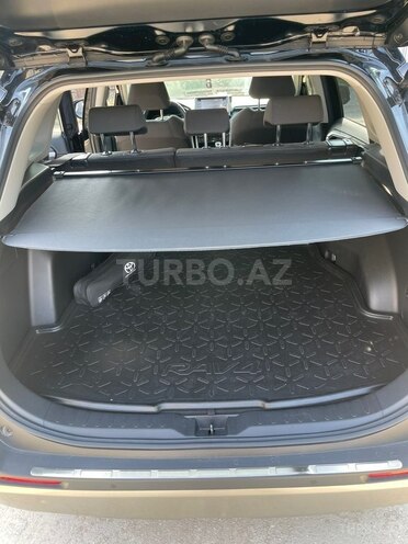 Toyota RAV4-8