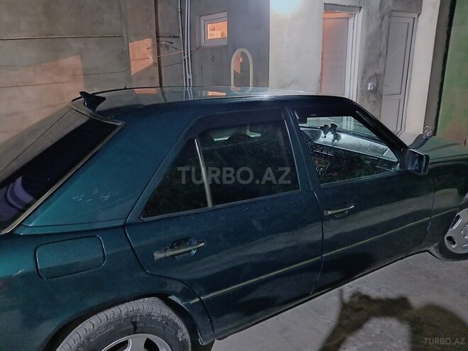 Mercedes 220 E-9