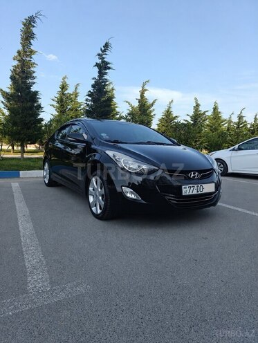Hyundai Elantra-2