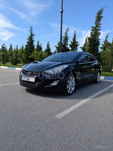 Hyundai Elantra-3
