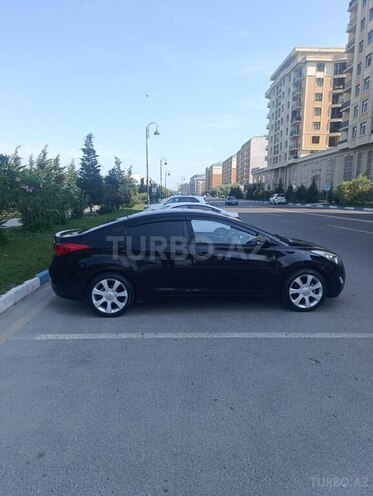 Hyundai Elantra-6